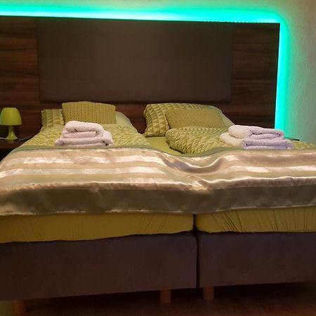 Kansakar Hotel Kaiserslautern Ngoại thất bức ảnh