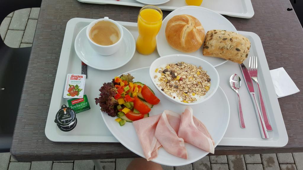 Kansakar Hotel Kaiserslautern Ngoại thất bức ảnh