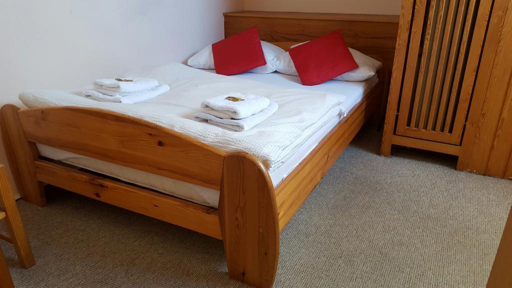 Kansakar Hotel Kaiserslautern Ngoại thất bức ảnh