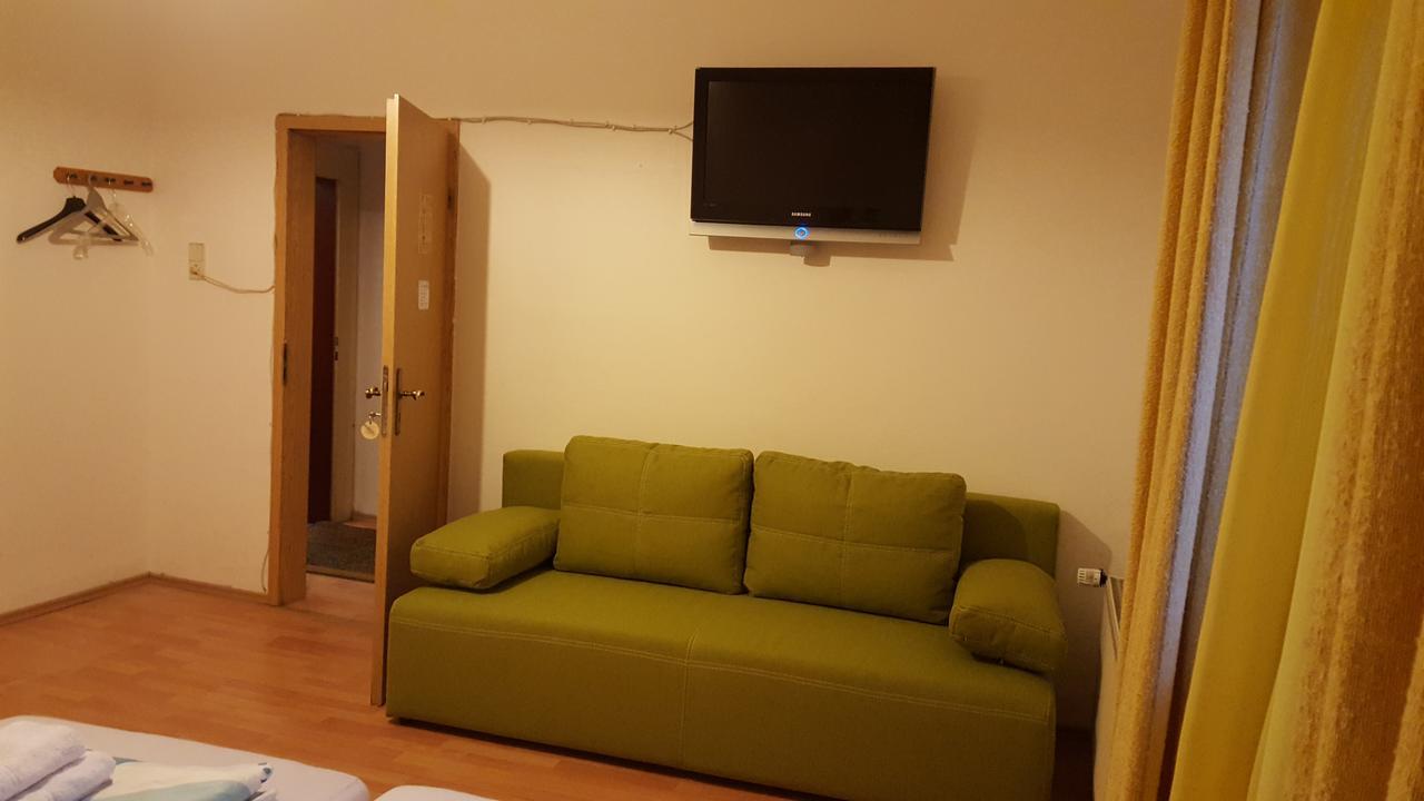 Kansakar Hotel Kaiserslautern Ngoại thất bức ảnh