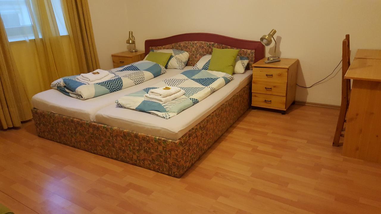 Kansakar Hotel Kaiserslautern Ngoại thất bức ảnh