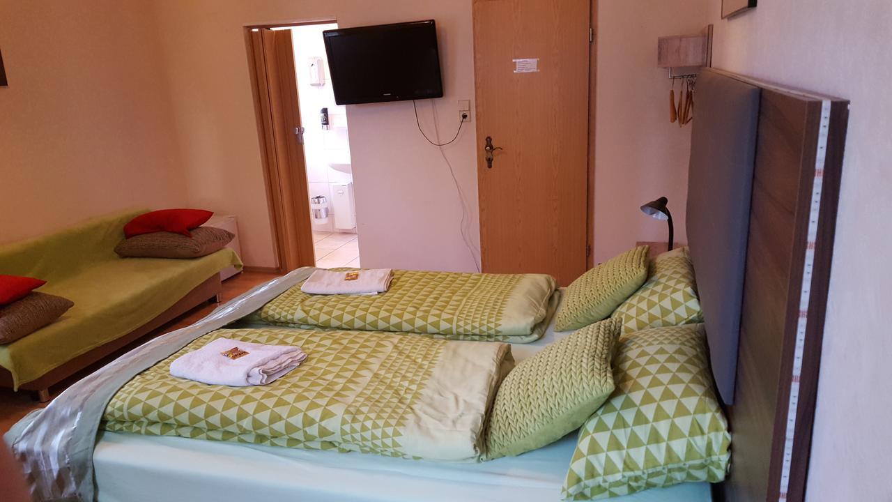 Kansakar Hotel Kaiserslautern Ngoại thất bức ảnh