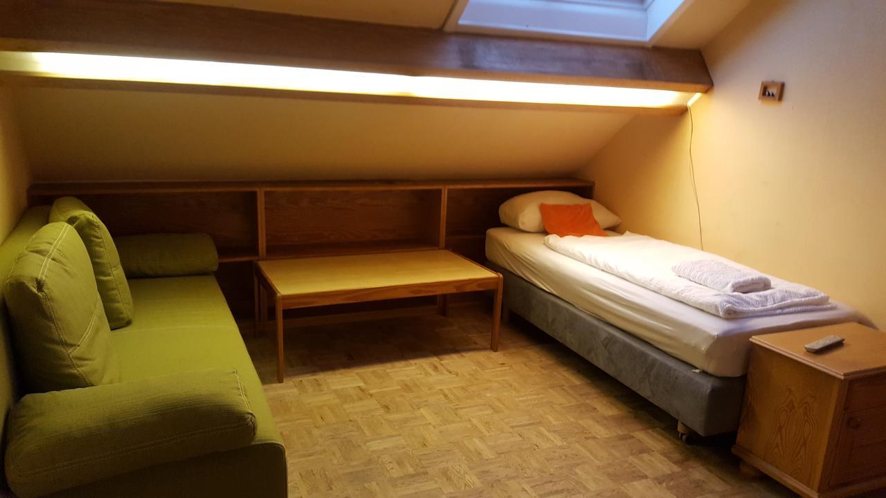 Kansakar Hotel Kaiserslautern Ngoại thất bức ảnh