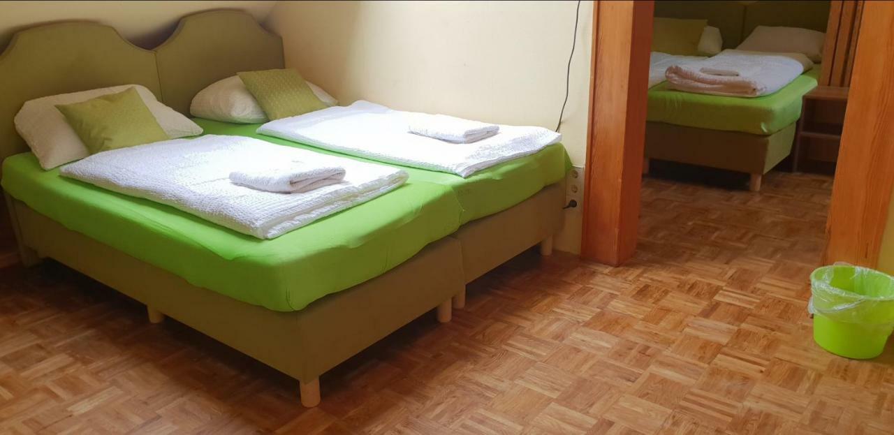 Kansakar Hotel Kaiserslautern Ngoại thất bức ảnh