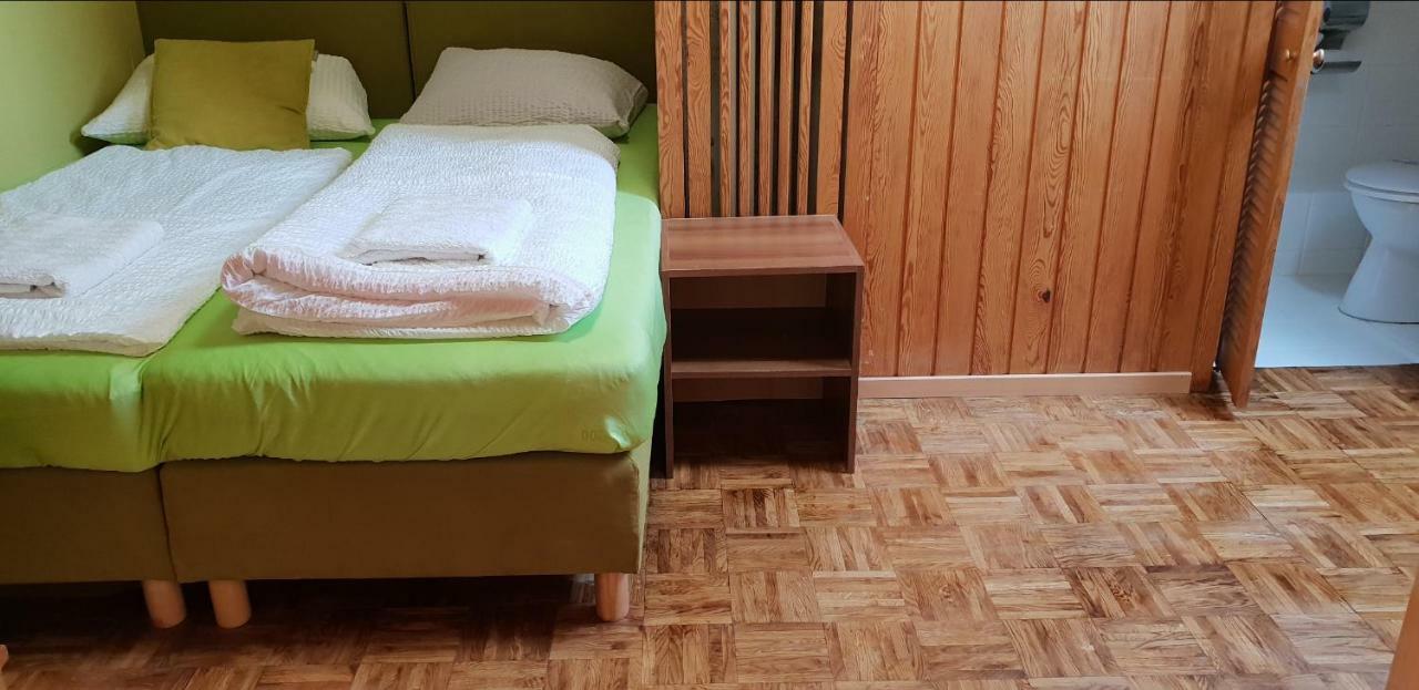 Kansakar Hotel Kaiserslautern Ngoại thất bức ảnh